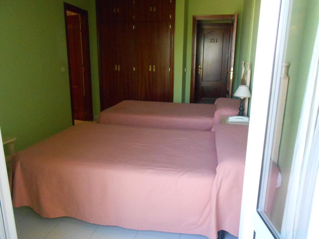 Hostal Burgos Torrecaballeros Room photo